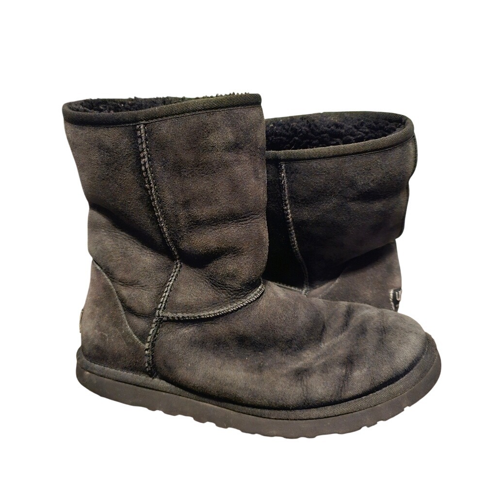 UGG Australia Classic Short‎ 5825 Black Suede Sheepskin Boots Womens 8